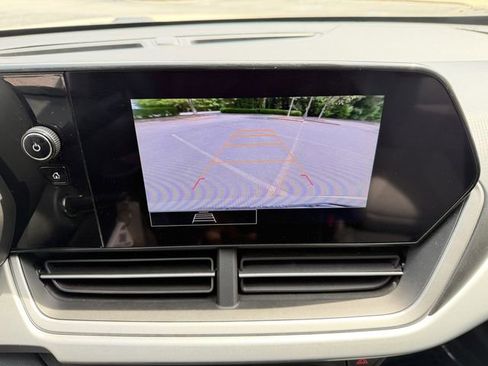 Used 2025 Chevrolet Trax LS FWD image 19