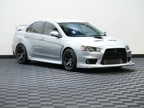 Used 2015 Mitsubishi Lancer Evolution GSR image 5