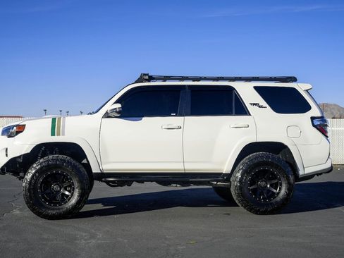 Used 2020 Toyota 4Runner TRD Off-Road Premium image 3
