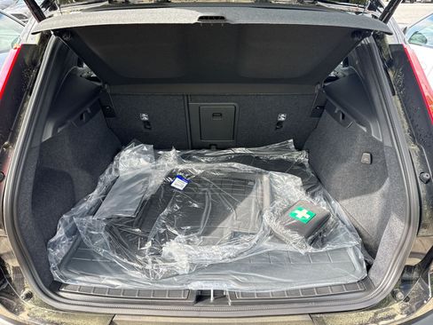 New 2026 Volvo XC40 B5 Ultra w/ Protection Package Premier AWD/4WD image 26