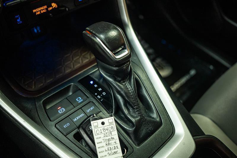 Used 2019 Toyota RAV4 Limited w/ Carpet Mat Package FWD image 21