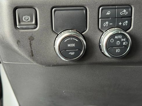 Used 2024 GMC Sierra 1500 SLT RWD image 36
