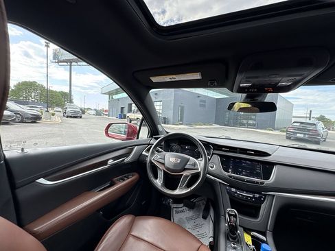 Used 2020 Cadillac XT5 Premium Luxury w/ LPO, Floor Liner Package FWD image 15