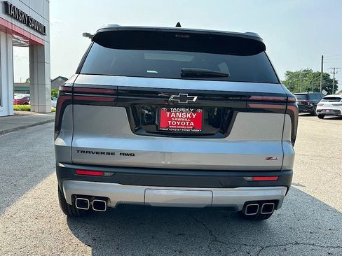 Used 2024 Chevrolet Traverse Z71 w/ Enhanced Driving Package AWD/4WD image 4