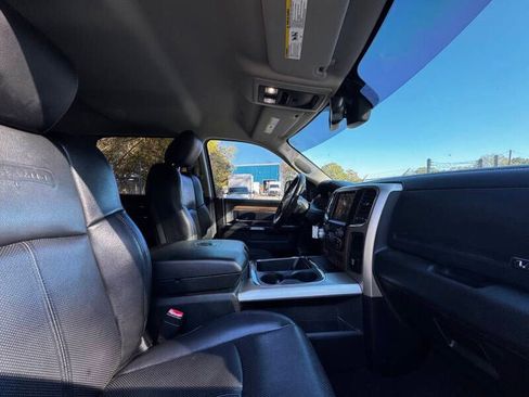 Used 2018 RAM 1500 Laramie AWD/4WD image 14