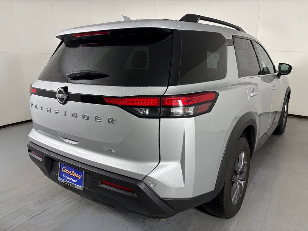 Used 2024 Nissan Pathfinder SV FWD image 8