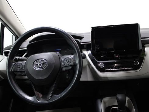 Used 2023 Toyota Corolla LE image 11