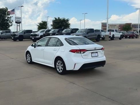 Used 2024 Toyota Corolla LE FWD image 7