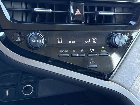 Used 2024 Toyota Camry SE image 21