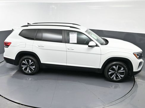 Used 2024 Volkswagen Atlas SE image 49