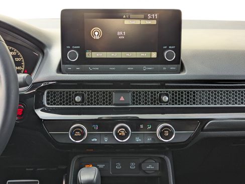 Used 2025 Honda Civic Sport image 17