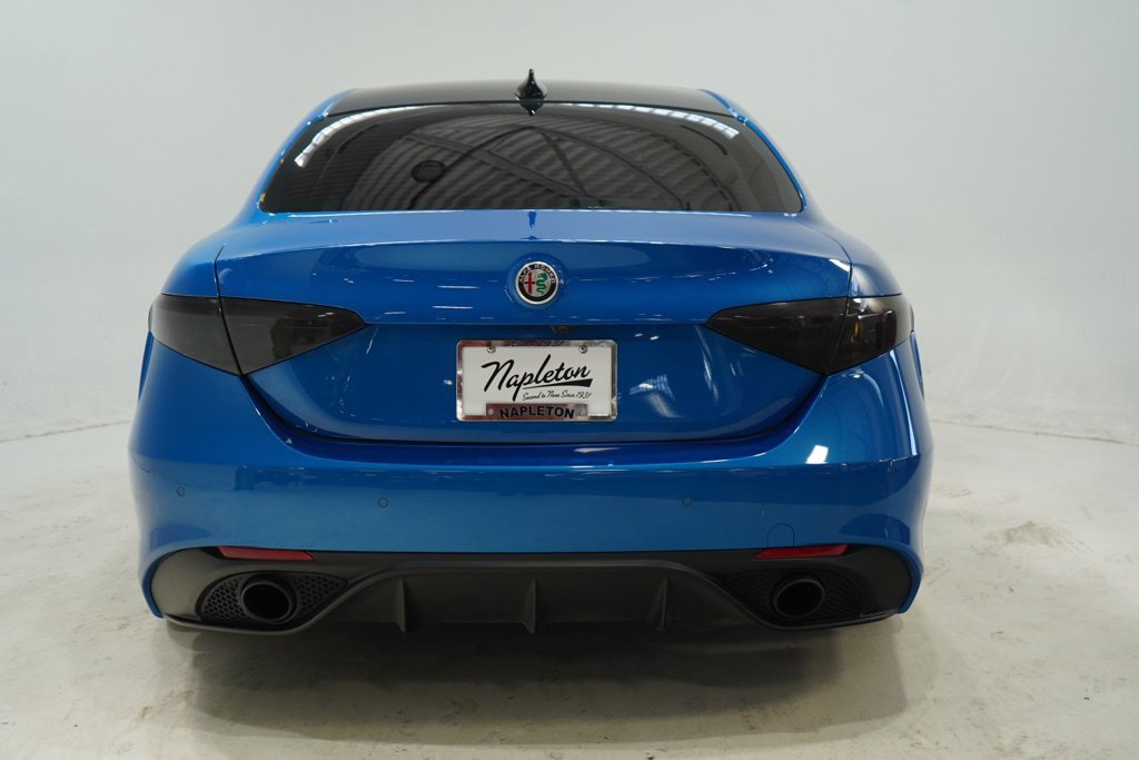 Used 2024 Alfa Romeo Giulia Veloce AWD/4WD image 6