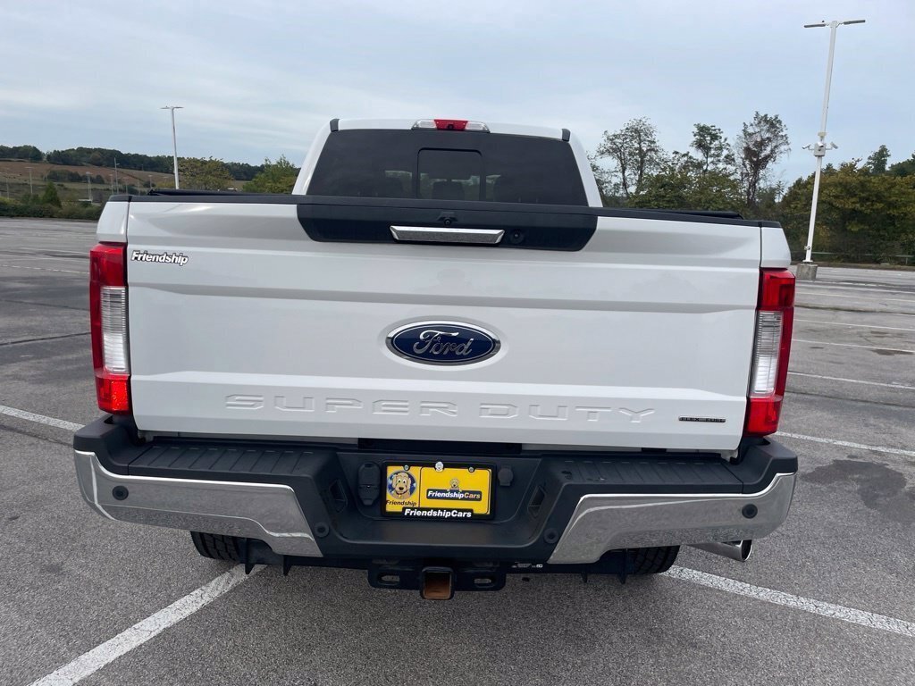 Used 2017 Ford F250 XLT w/ XLT Premium Package AWD/4WD image 4