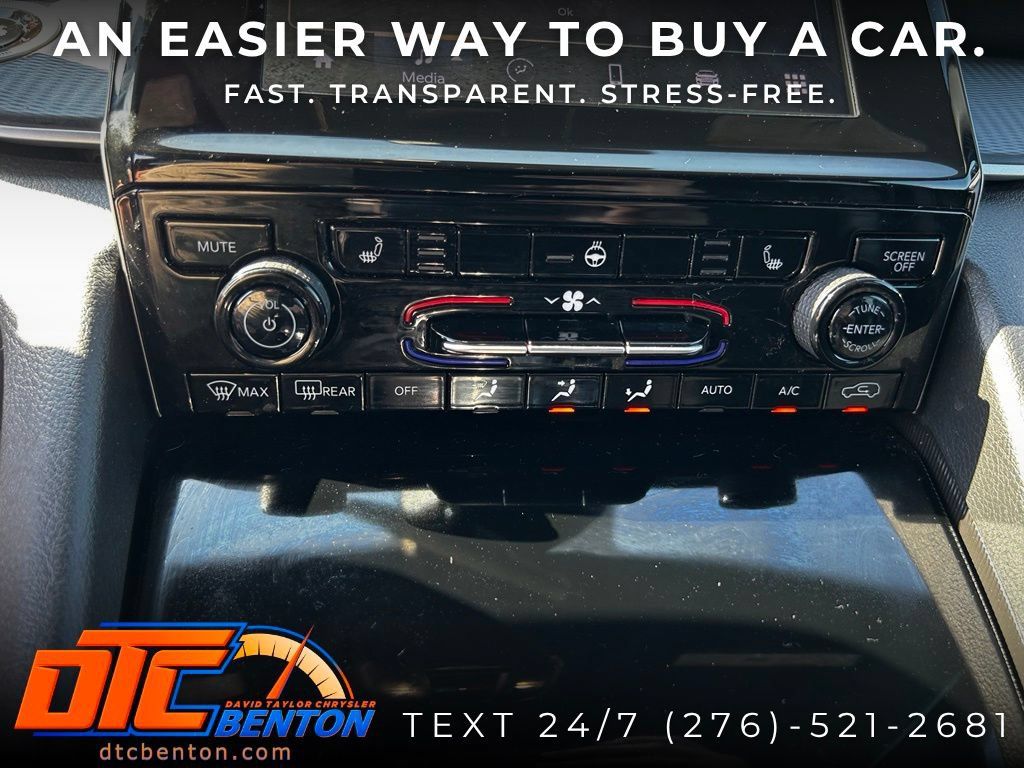 Used 2025 Jeep Grand Cherokee Altitude AWD/4WD image 21