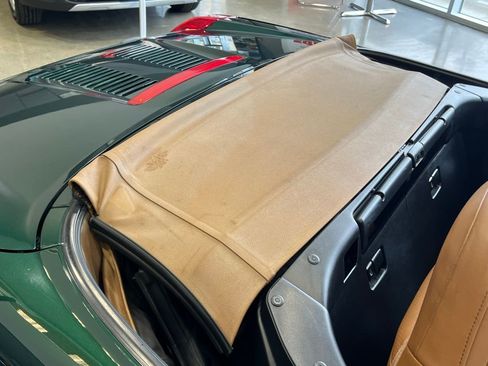 Used 2003 Toyota MR2 image 9