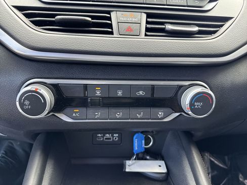 Used 2022 Nissan Altima 2.5 SR FWD image 15