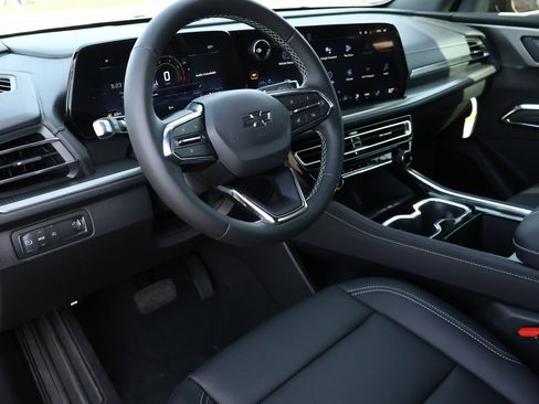New 2026 Chevrolet Traverse LT w/ Midnight/Sport Edition FWD image 3
