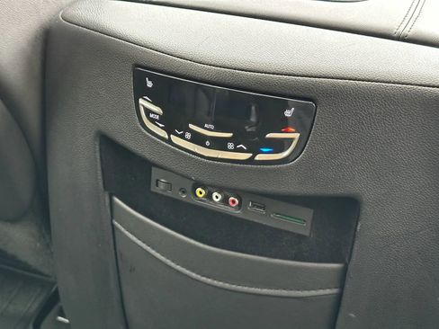 Used 2016 Cadillac Escalade ESV Premium image 26