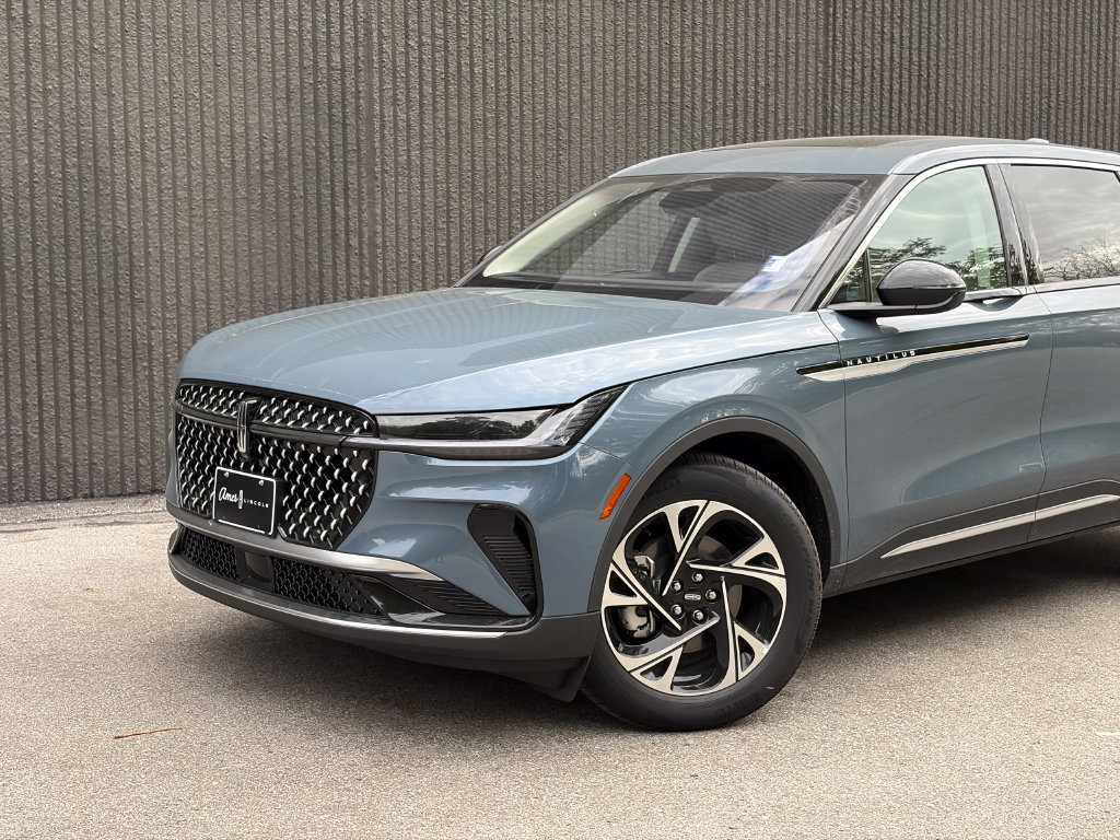 New 2026 Lincoln Nautilus Premier w/ Equipment Group 102A AWD/4WD image 2