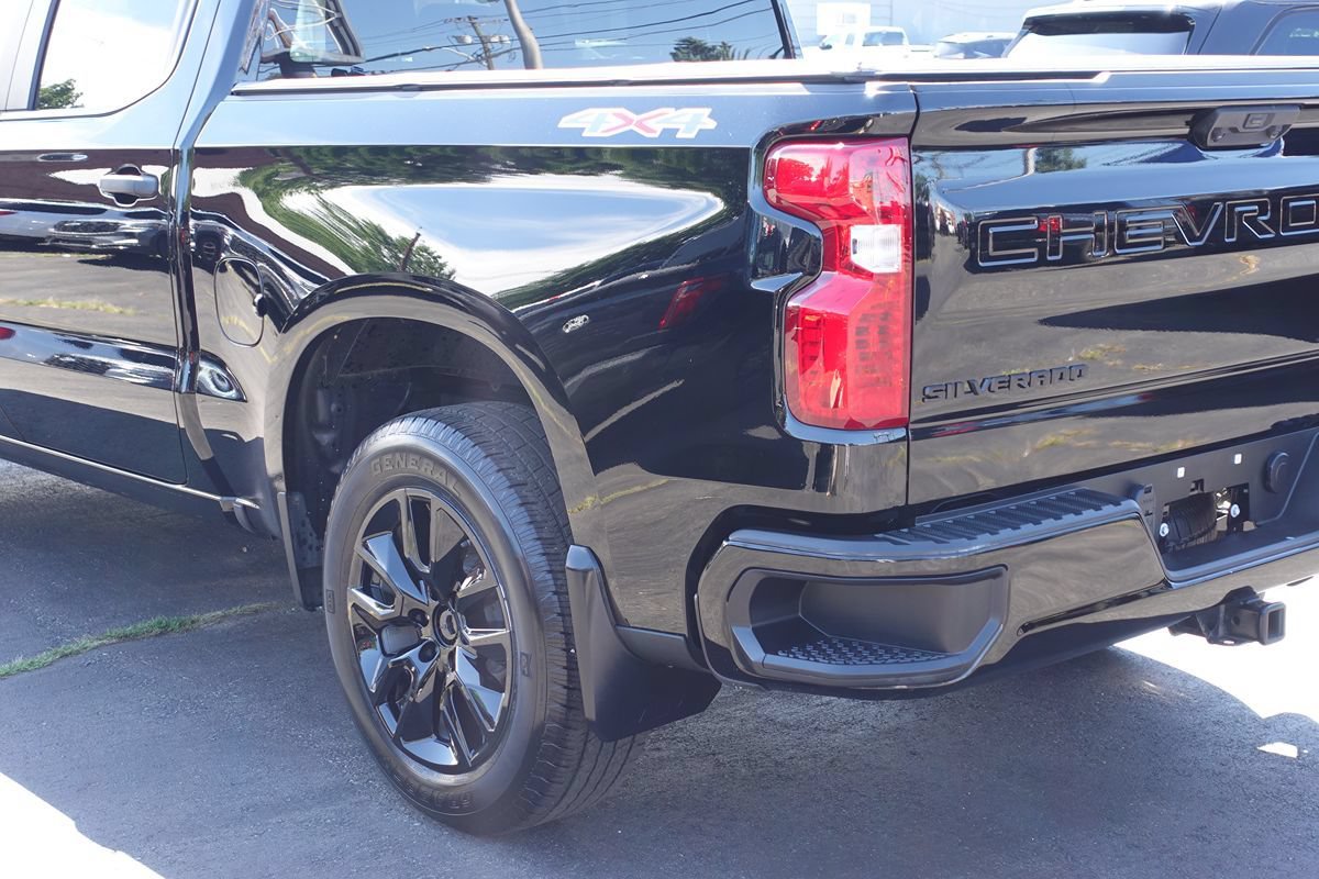 Used 2024 Chevrolet Silverado 1500 Custom AWD/4WD image 10