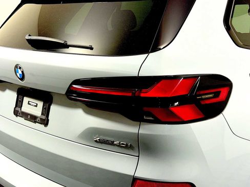 Certified 2024 BMW X5 xDrive40i w/ Executive Package AWD/4WD image 28