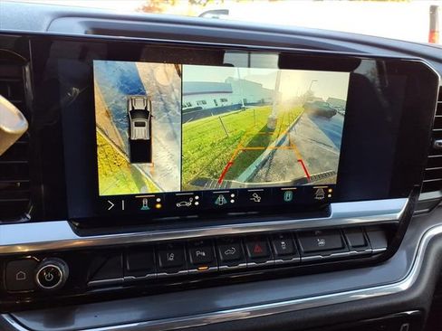 Used 2024 Chevrolet Silverado 2500 High Country w/ Technology Package image 35