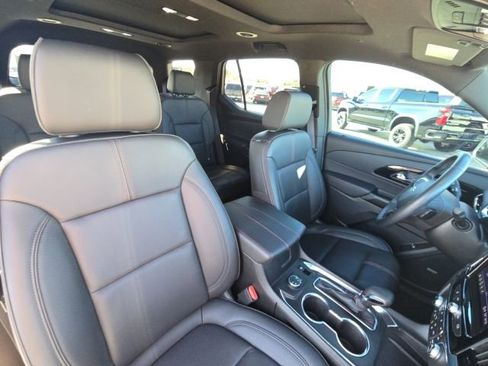 Used 2023 Chevrolet Traverse RS w/ LPO, Floor Liner Package AWD/4WD image 24