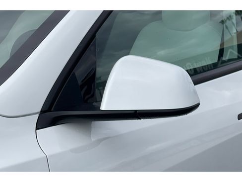 Used 2025 Tesla Model Y Long Range AWD/4WD image 13