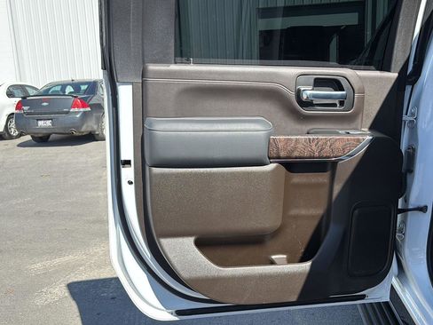 Used 2023 GMC Sierra 3500 Denali w/ Denali Ultimate Package image 19