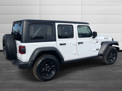 Used 2022 Jeep Wrangler Unlimited Sport image 3