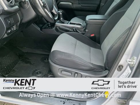 Used 2021 Toyota Tacoma TRD Off-Road image 21