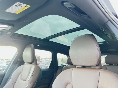 Certified 2023 Volvo XC60 B5 Plus w/ Climate Package image 24