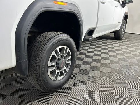 Used 2022 GMC Sierra 3500 AT4 AWD/4WD image 7