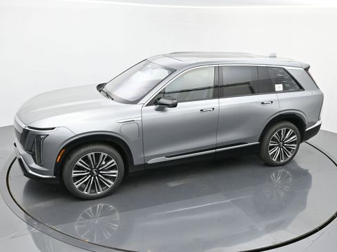 New 2026 Cadillac Vistiq Premium Luxury w/ LPO, Floor Liner Package image 24