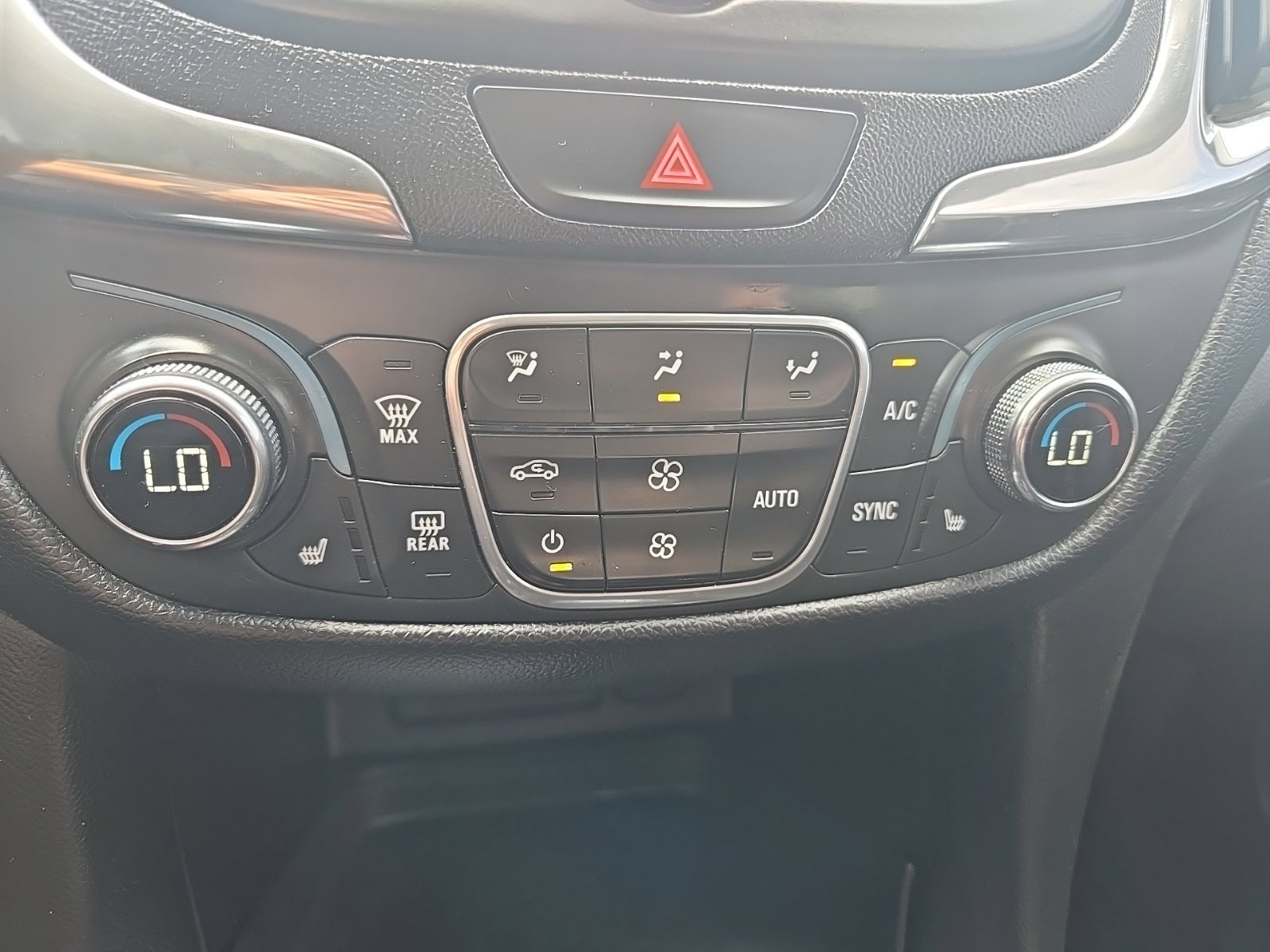 Used 2020 Chevrolet Equinox LT w/ Midnight Edition AWD/4WD image 22