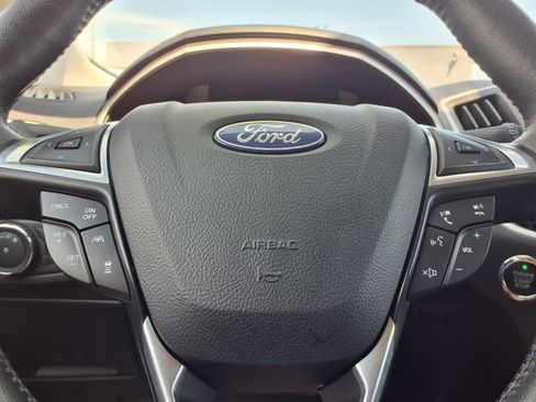 Used 2020 Ford Edge SEL w/ Convenience Package AWD/4WD image 16