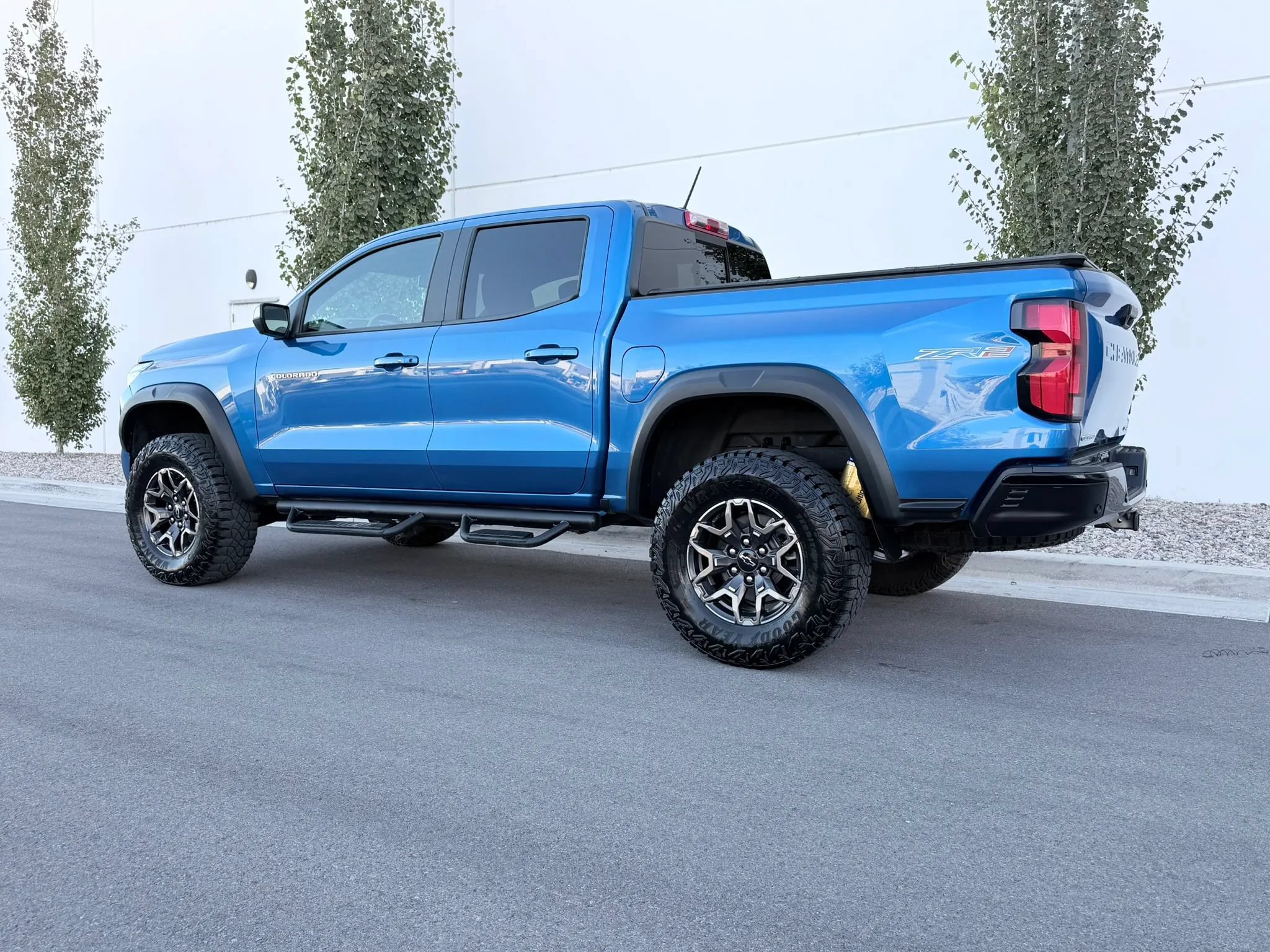 Used 2024 Chevrolet Colorado ZR2 w/ Technology Package AWD/4WD image 9