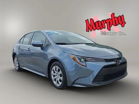 Used 2023 Toyota Corolla LE FWD image 3