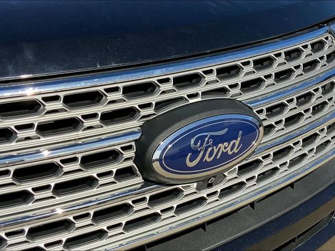 Used 2021 Ford Explorer Limited w/ Equipment Group 301A image 29