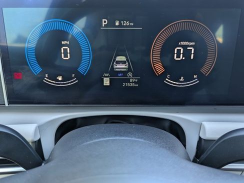 Used 2025 Hyundai Tucson SE image 23