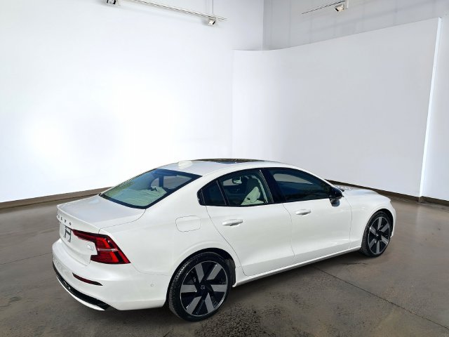 Certified 2024 Volvo S60 T8 Plus w/ Climate Package AWD/4WD image 4
