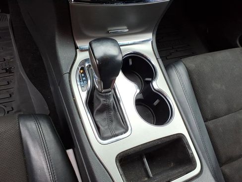 Used 2020 Jeep Grand Cherokee Altitude image 32