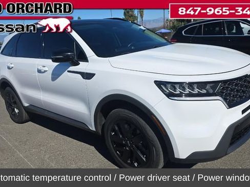 Used 2021 Kia Sorento S w/ Panoramic Sunroof Package image 4