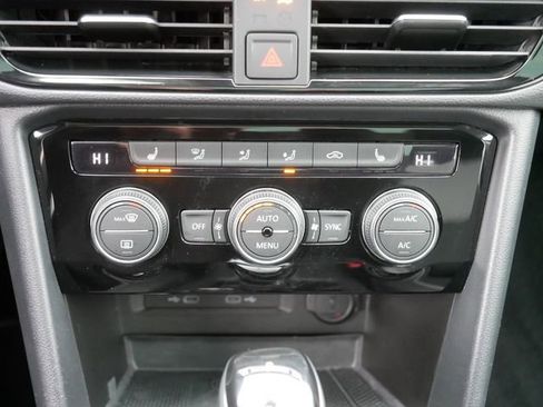 Certified 2023 Volkswagen Taos SEL image 29