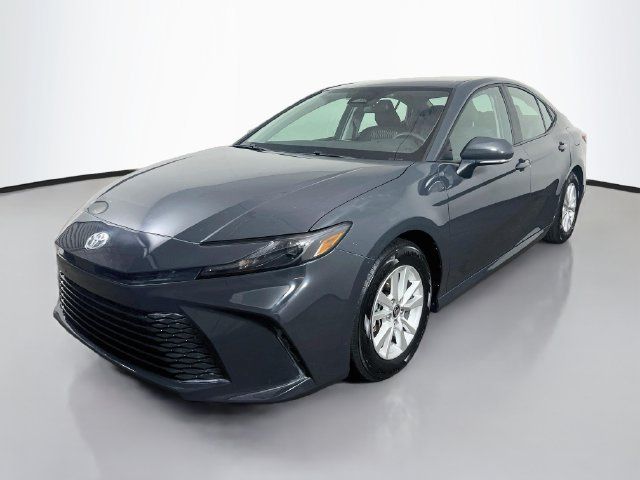 Used 2025 Toyota Camry LE FWD image 5