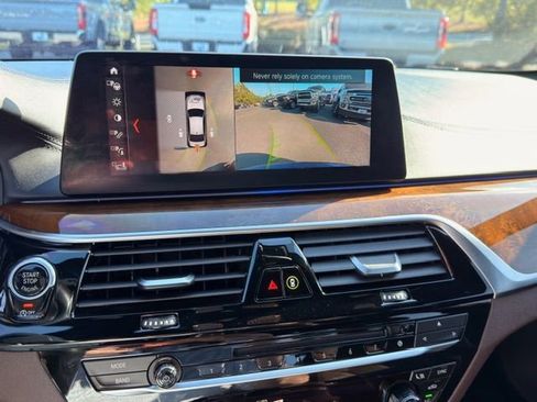 Used 2018 BMW M550i xDrive image 3