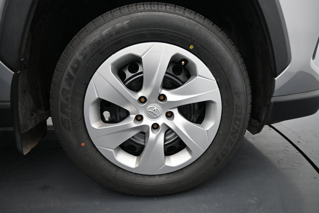 Used 2023 Toyota RAV4 LE FWD image 11