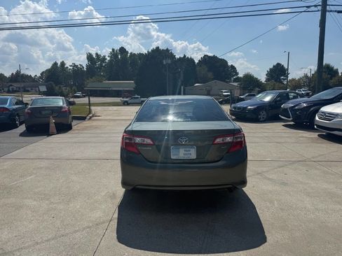 Used 2012 Toyota Camry LE image 6