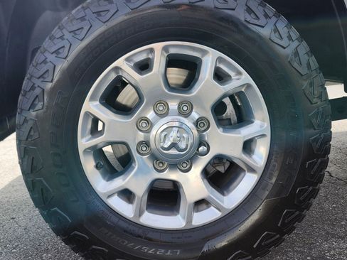 Used 2022 RAM 2500 Laramie AWD/4WD image 11