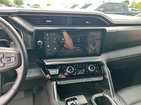 Used 2025 GMC Sierra 1500 Denali w/ Technology Package AWD/4WD image 22